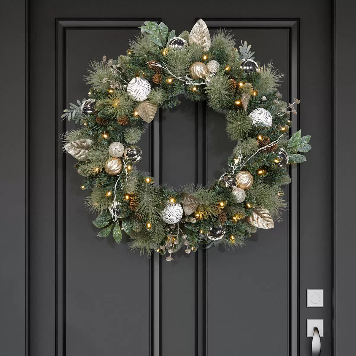 30" Pre-Lit Christmas Wreath