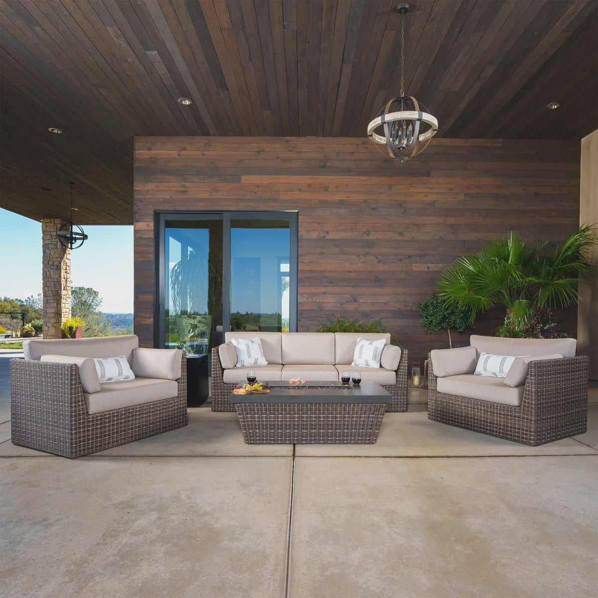 SunVilla Webster 5-piece Fire Outdoor Patio Seating Set **Pre-owned